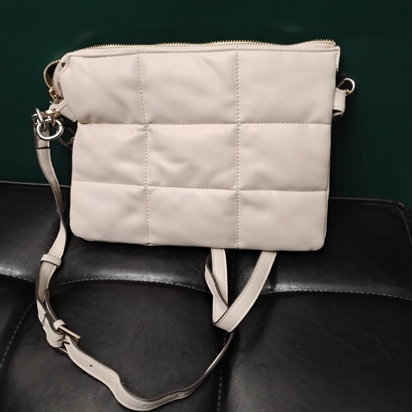 Kate Landry Vegan Leather Quilted Purse Two-Tone Chain Strap & Crossbody Beige - Picture 6 of 10